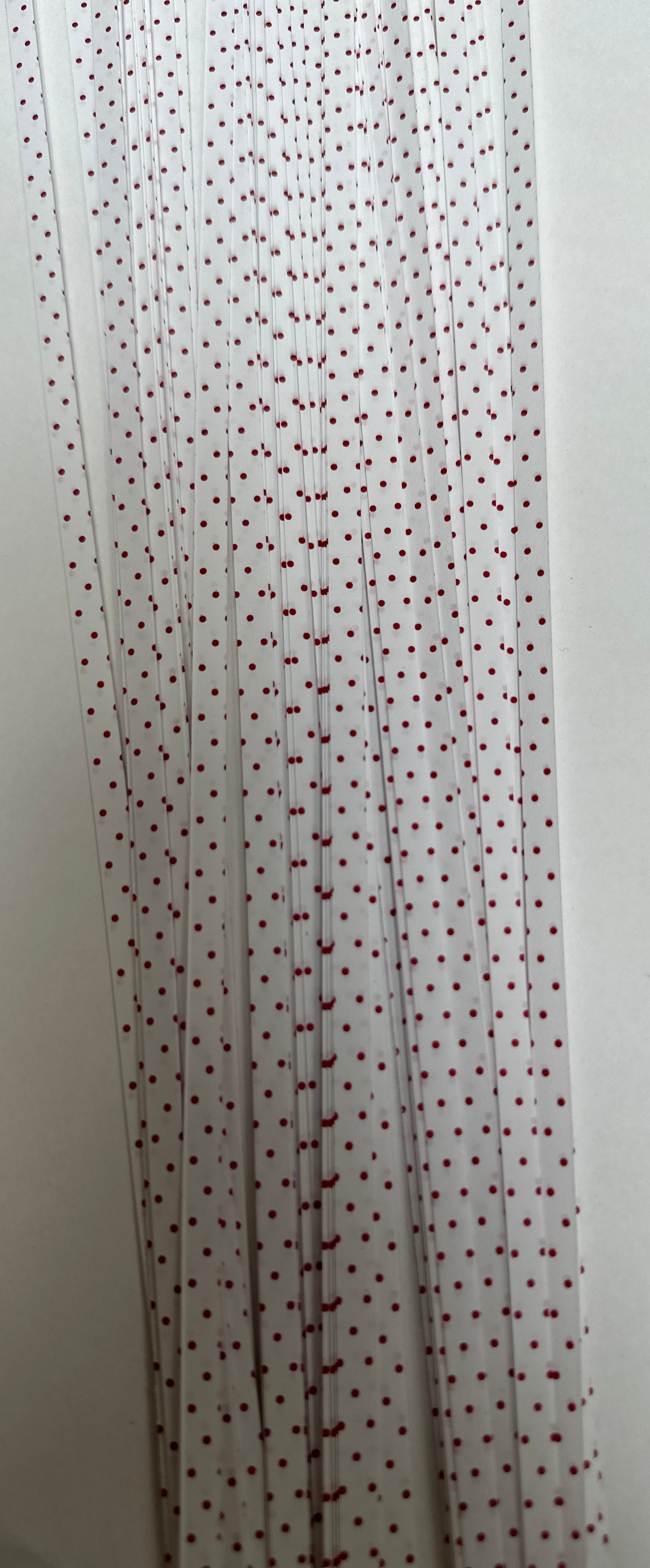 Quilling strimler – Hvid med røde prikker