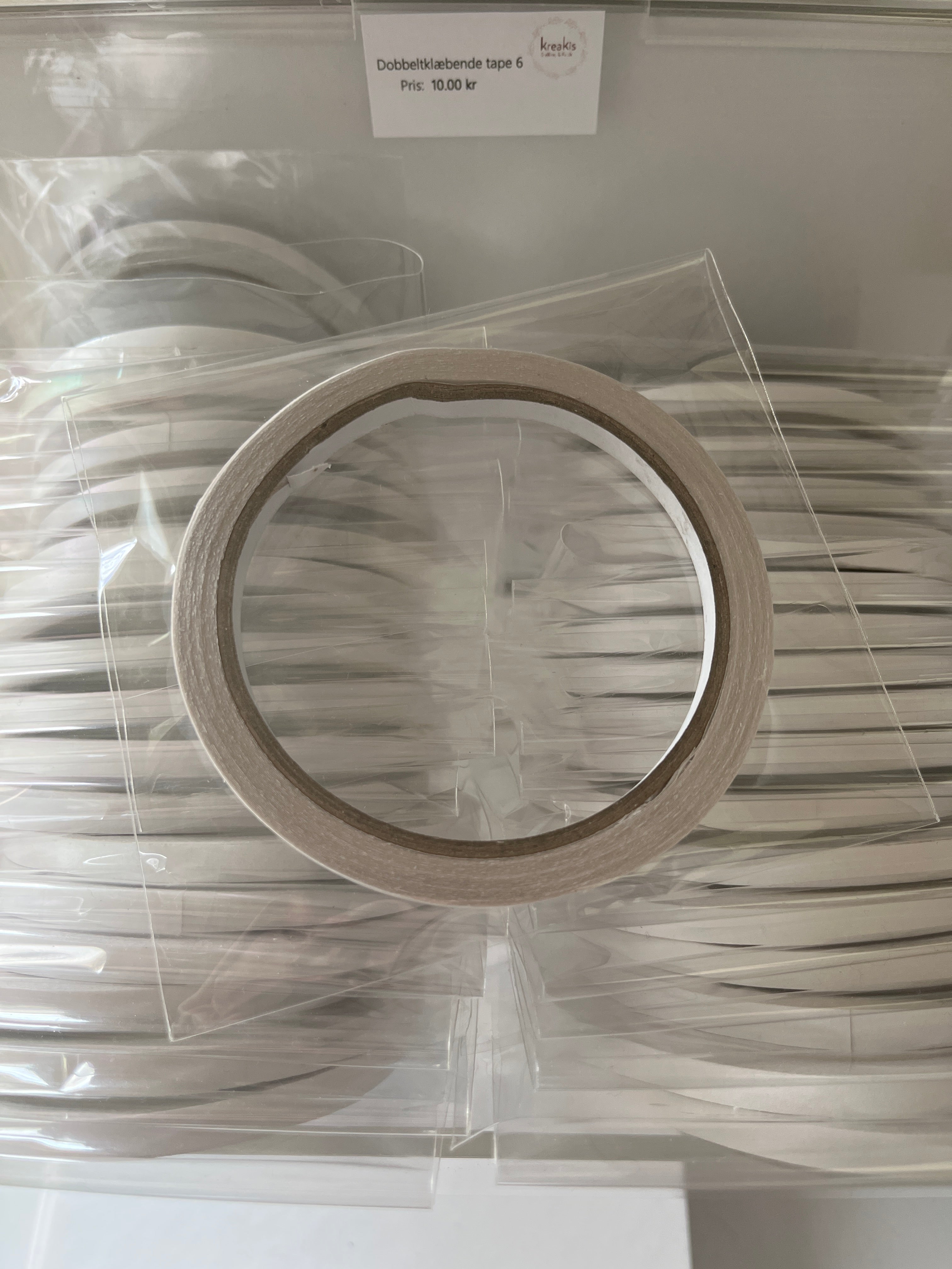 Dobbeltklæbende tape